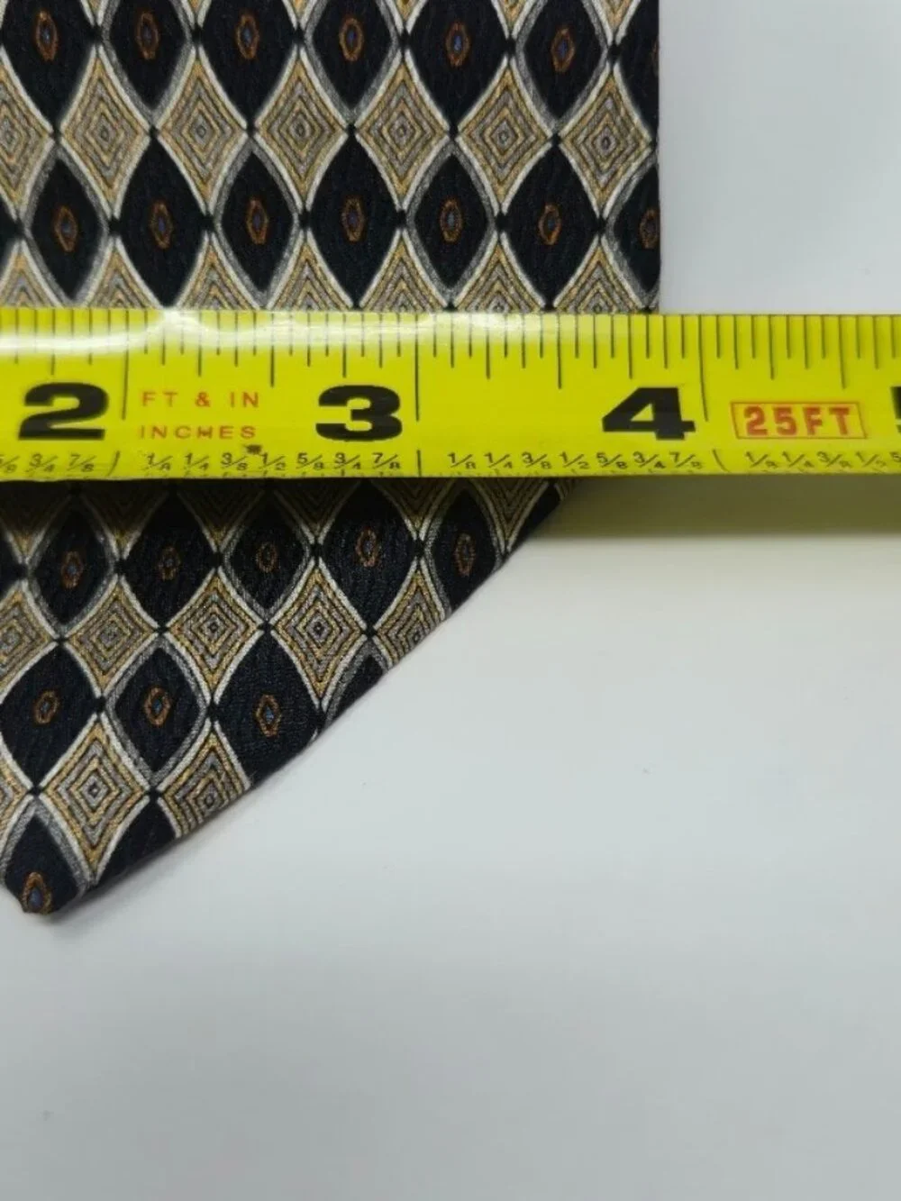 Classic Geoffrey Beene New York Diamond Lattice Geometric Tie